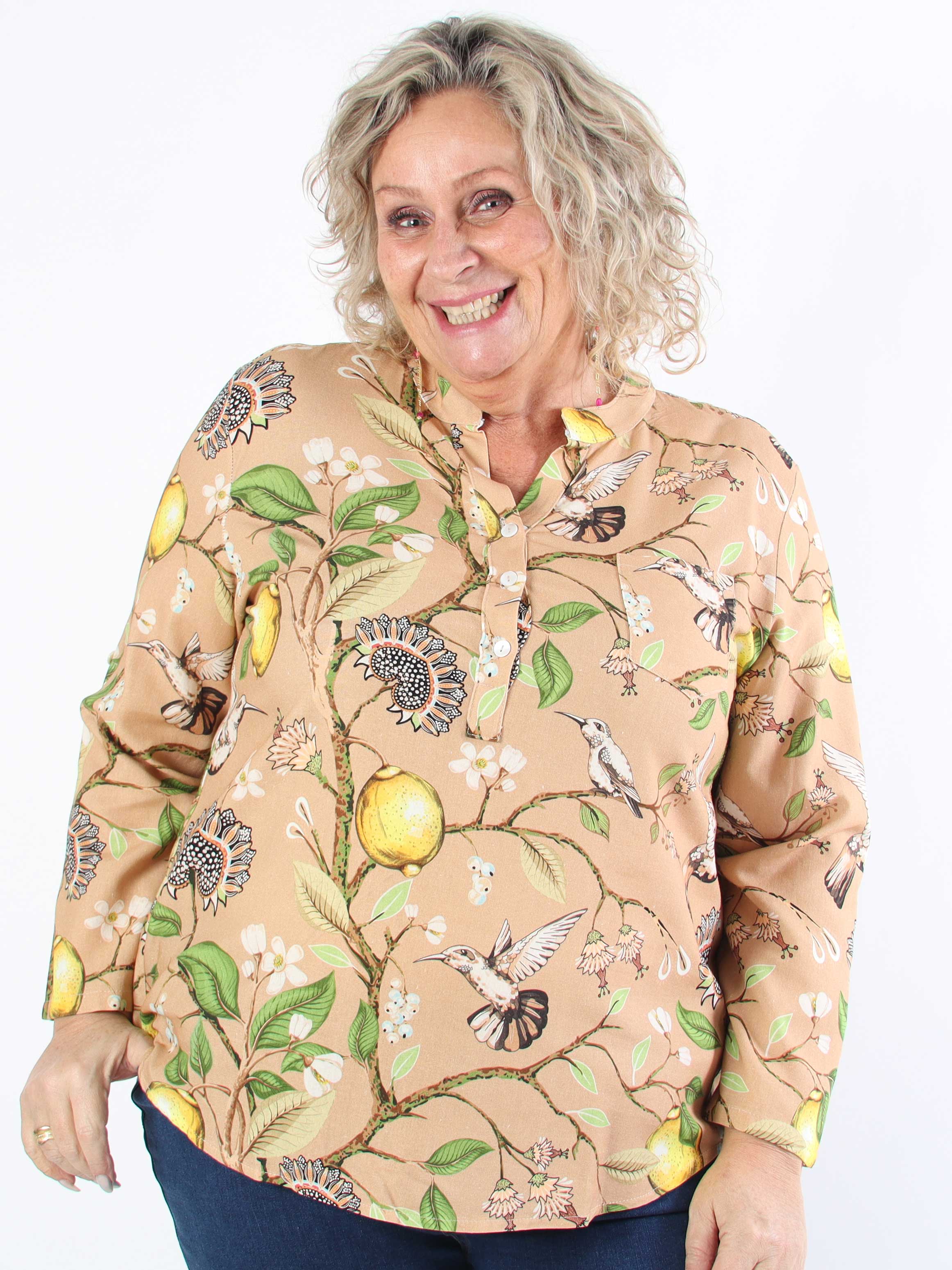 Almira - Plus size skjorte i hør og bomuld med fuglemotiver